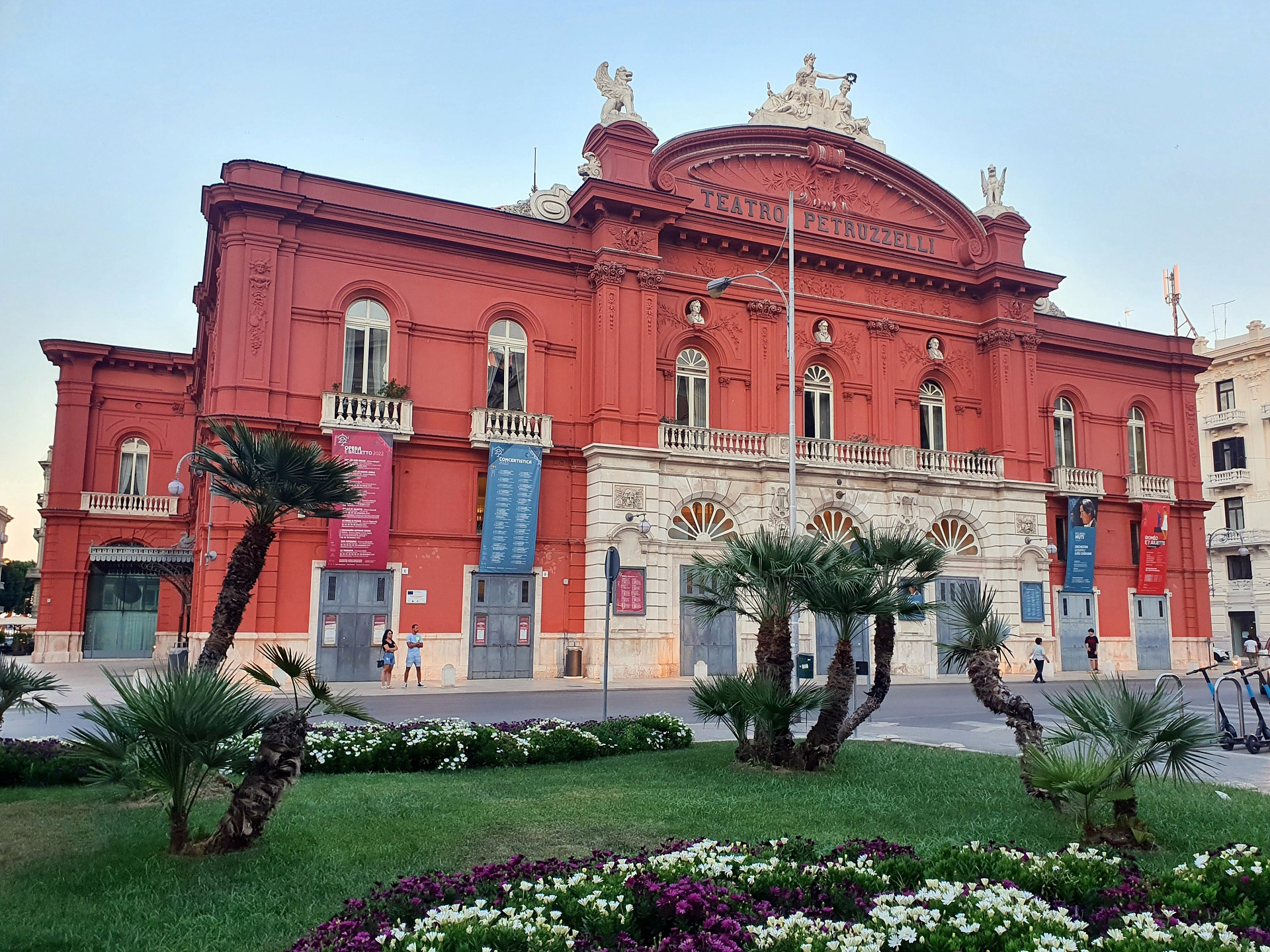 Petruzzelli Theater, Bari